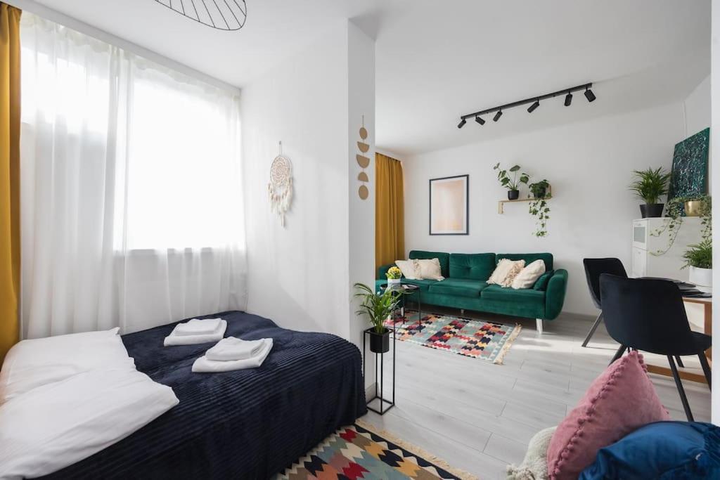 Specious Studio With Park View Varşovia Exterior foto